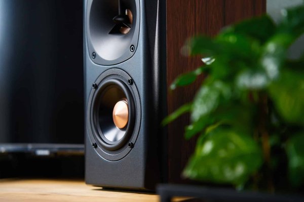 Quelles caractéristiques rechercher dans des enceintes pour une écoute optimale du jazz ?